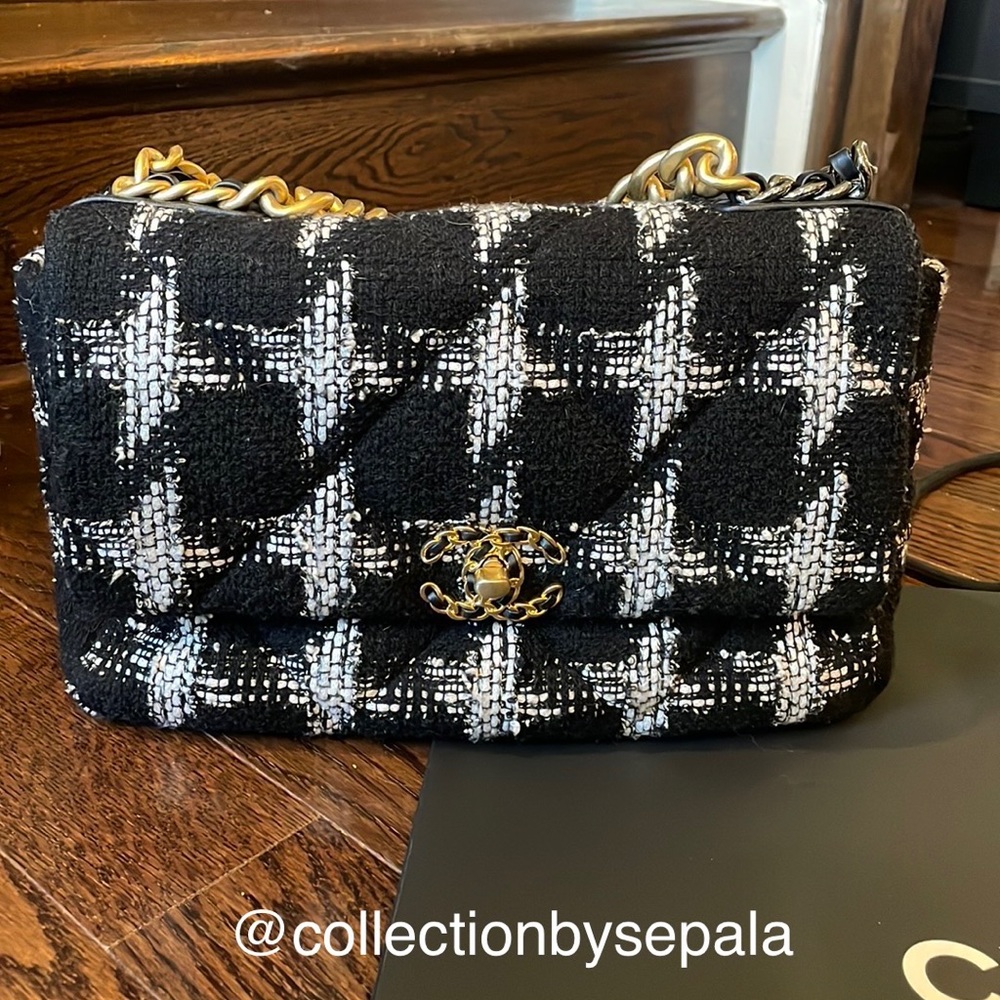 CHANEL 19 flap bag quilted tweed Large - Picture 2 of 12